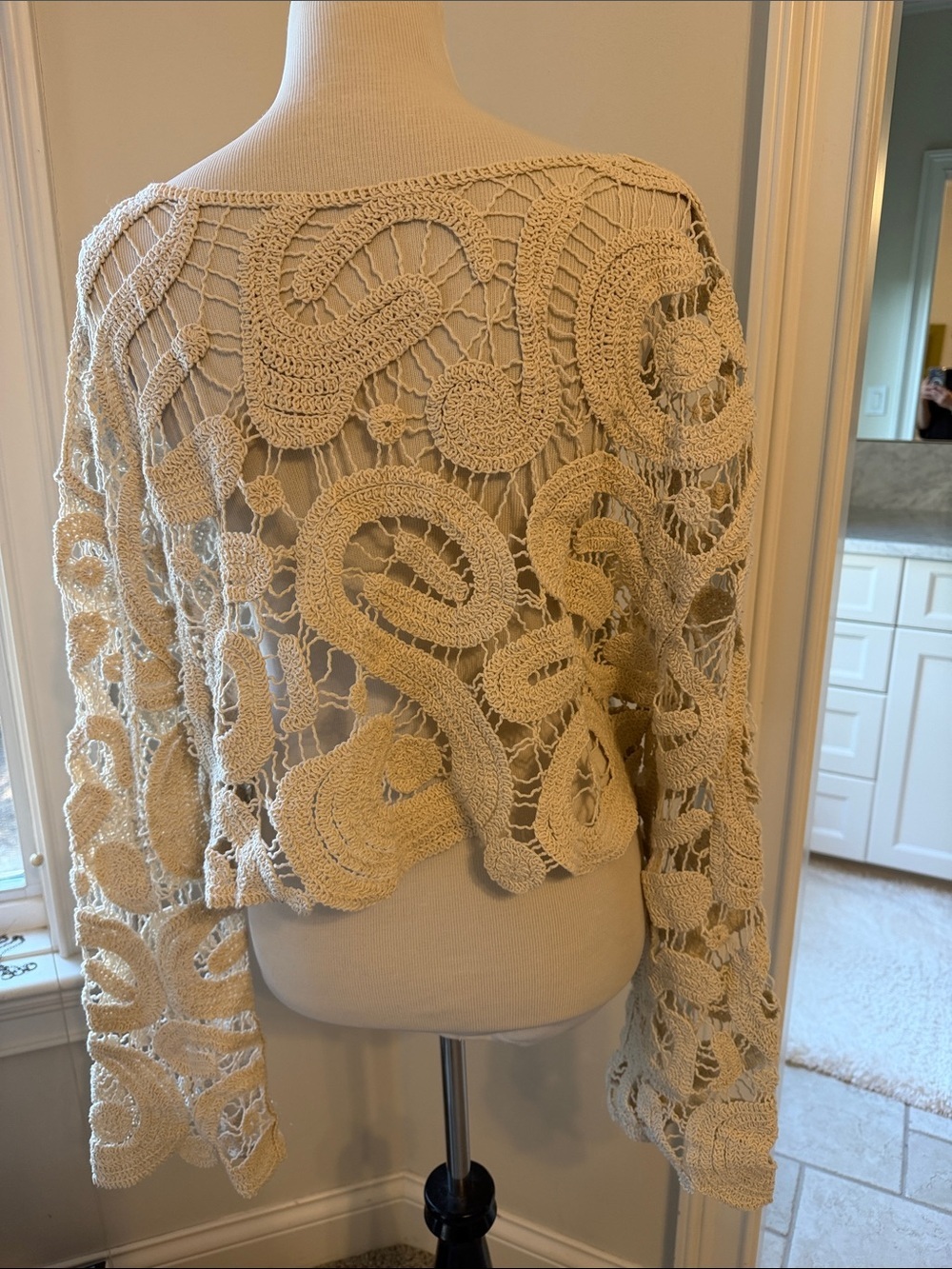 Cute Crochet Openwork Boho Crop Top, cream, bell sleeves, handmade, OS, NWOT - Picture 5 of 5